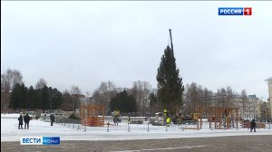 На главное площади республики установили новогоднюю елку