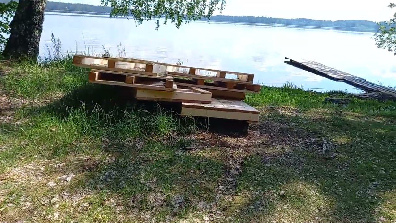 Озеро Валдай на противоположной стороне Иверского монастыря