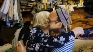 Поздравление с Новым годом у разных влюблённых пар