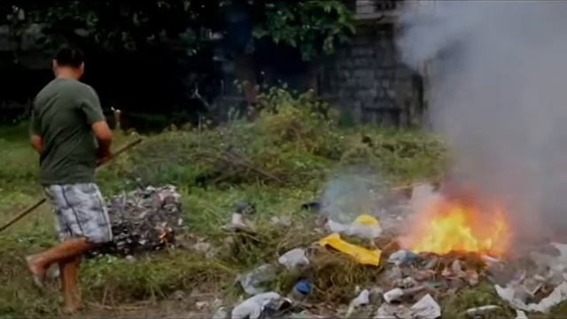 Don't Let Her Drown (A PHS YES-O '11-'12 Video Campaign) смотреть онлайн