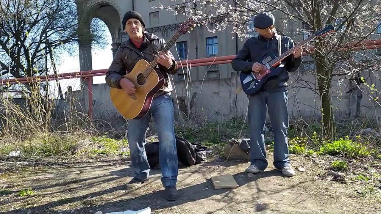 Любовь ещё Жива, Она Просто Устала (авторская песня на гитаре)