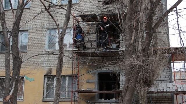 Разрушенный дом на Омской