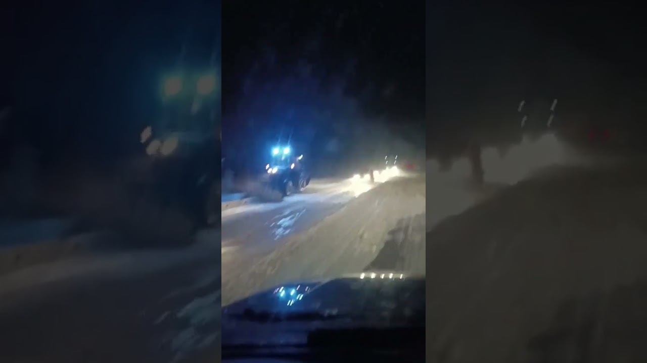 Глава администрации Чердаклинского района призывает не выезжать на трассы во время метелей.