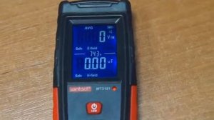 WT3121 EMF meter test at 900 - 2100 MHz