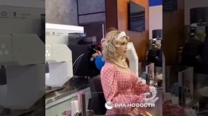 Робот "Дуняша" от компании "Промобот". Она говорит и наливает кофе.