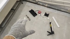 Как и чем БЫСТРО приклеить ПОТОЛОЧНЫЙ ПЛИНТУС своими руками