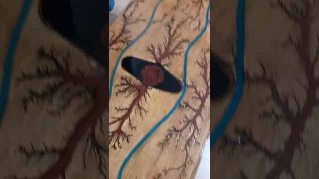 Журнальный столик из дуба с применением эпоксидной смолы