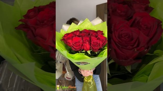 Букет 15 алых роз