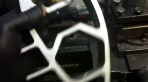 Токарный станок.  Стружка -из под нового резца!!!