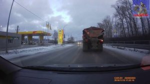 2019-11-10 - Камаз-КДМ, с неработающим левым поворотником