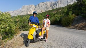 по крыму на мопеде