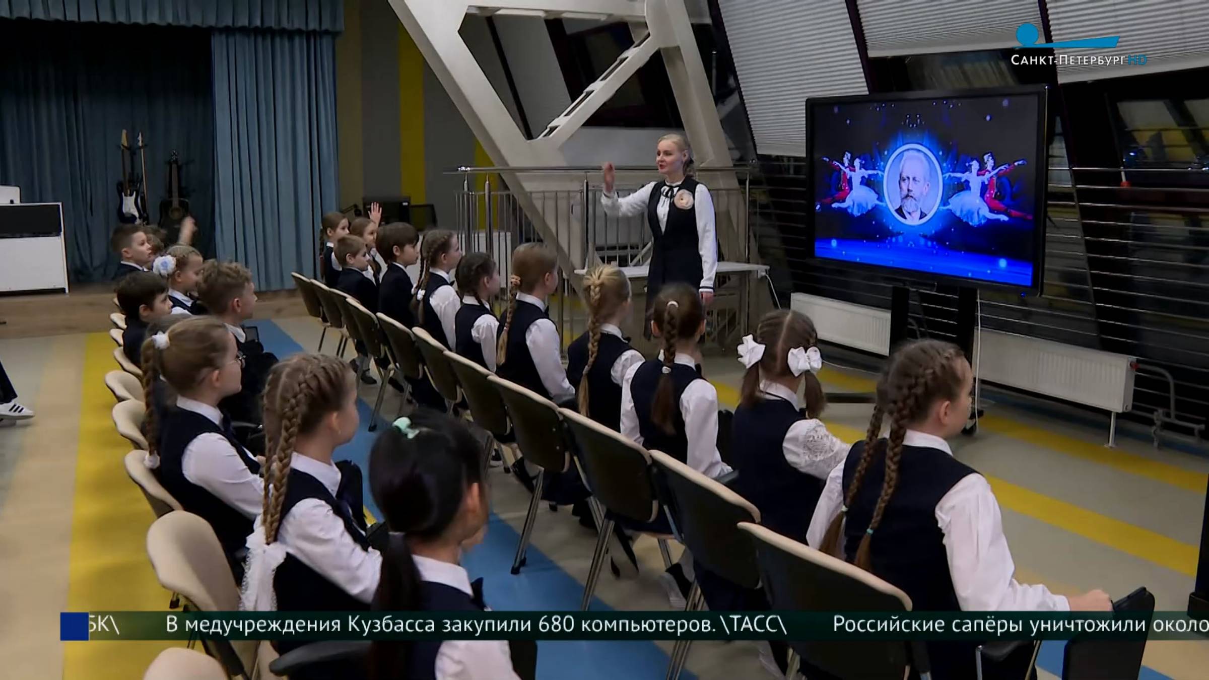 Музыка Чайковского вместо школьного звонка