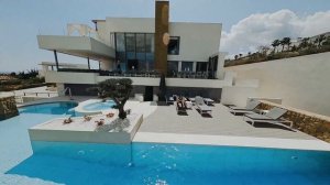 One Shot FPV video in villa wtth girls