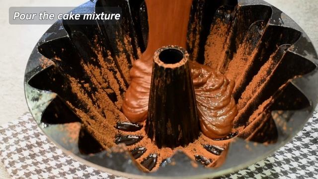 Moist chocolate cake 😋 My husband requests this cake to be cooked 3 times a week🤎