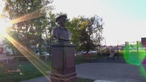 .Памятник  В.Ф. Маргелову  . г Сызрань "без прикрас "