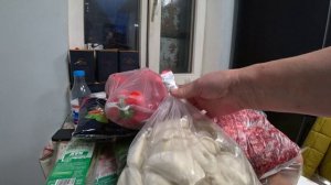 Жизнь в деревне. Короткое видео. Снимать некогда , ловим ананасы.