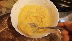 Картофельные драники с луком и чесноком. Жареная рыба.