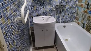 Ремонт ванной комнаты панели пвх. Как сделать ремонт в ванной? Бюджетный вариант. Клеем панели пвх.