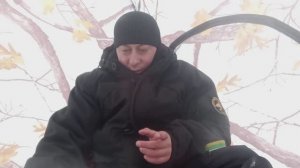 ЛОВЛЯ ОКУНЯ НА МОРМЫШКУ УХ)