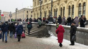 На вокзалах Москвы мигранты грабят раненых бойцов СВО