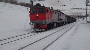 Тепловоз 2ТЭ10М-2618. Тяжко на подъёме. Звук 10Д100.