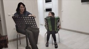 Открытый урок  Калашниковой Н.Ю. Формирование музыкально-технических навыков юного баяниста на основ