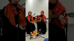 Пахнет дымом и грустно очень. С. Крылов, С. Никитин. Исп. Елена Гинзбург и Инесса Вишневская