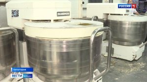 На хлебозаводе в Евпатории запустили новый конвейер по производству сладостей