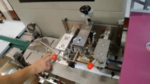 Упаковка автоаксессуаров в пакет флоупак на горзонтальном автомате MAGIKON-250AGXS. Проект МАГИКОН