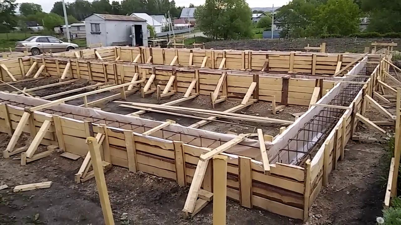 КАК ПОСТРОИТЬ ДОМ из ГАЗОБЕТОНА? Фундамент Свайно ленточный фундамент Свайно -Ростверковый фундамент