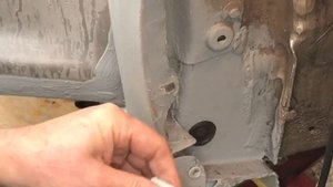 Грунтовка от ржавчины не поможет, если не сделать этого. Клипсы для WV из подручных материалов.