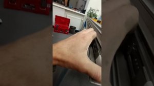 Как установить средний прижим со стороны петель фурнитуры Giesse classic Futura если есть продувание