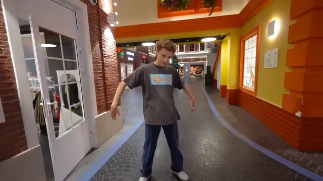 Прятки в САМОМ МАЛЕНЬКОМ ГОРОДЕ Челлендж! смотреть онлайн