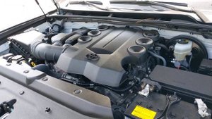 Toyota 1GR-FE Gas motor sound of 2021 4Runner Sr5 JTEEU5JR3M5244900