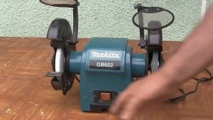 Настольный точильный станок Makita GB602. Table grinder Makita GB602.