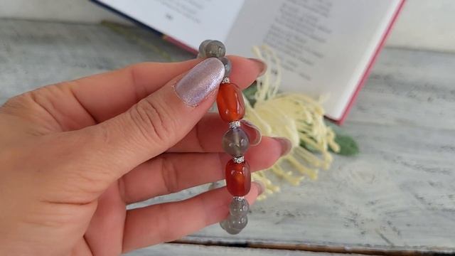 Браслет из лабрадора, сердолика смотреть онлайн