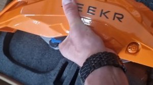 Усиленные тормоза Akebono 10n (10ти поршневые) с карбон-керамическими тормозными дисками 420*40мм.