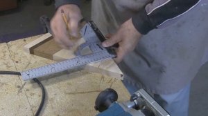 Столик для кофе из дерева. Wooden coffee table.