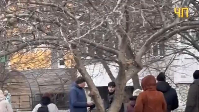 Ужас в Екатеринбурге! Мигрант напал на ребенка - НО НИКТО НЕ ПОМОГ! #ЧП #Новости смотреть онлайн
