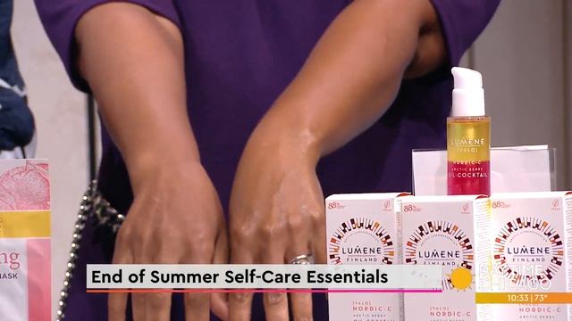 LUSTRE® LED Masks Taking US by the Storm (LUSTRE® ClearSkin RENEW Pro Facewear) смотреть онлайн