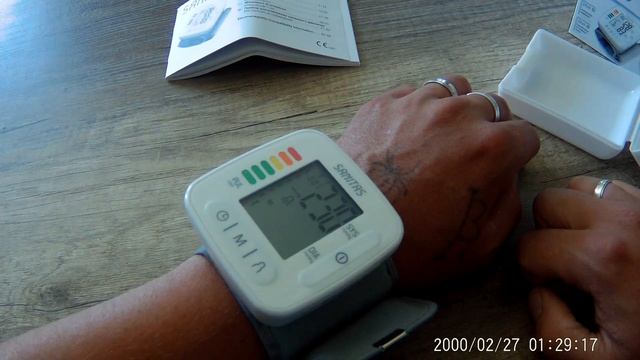 Sanitas SBC 22 Handgelenk-Blutdruckmessgerät - Review смотреть онлайн