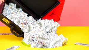 1000 Загадочных Кнопок и Только Одна Тебя Спасет | Смешные Челленджи с Едой от TeenChallenge