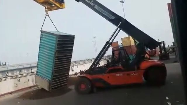 Gujarat Mundra CFS T. W смотреть онлайн