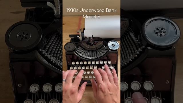 Пишущая машинка Underwood Bank Model E 1930-х годов