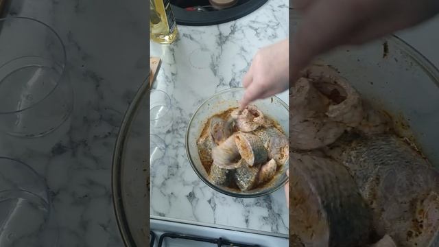 жареная рыба в сливочном соусе # жаренаярыба #домашняяеда #маринаддлярыбы #любимаяеда смотреть онлайн
