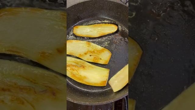 Рулетики из баклажан с сыром и вялеными помидорами #рецепт #вкусноипросто #рулетикиизбаклажанов