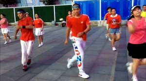 Отличный ролик, Отличная музыка,и танец. Приятного просмотра.