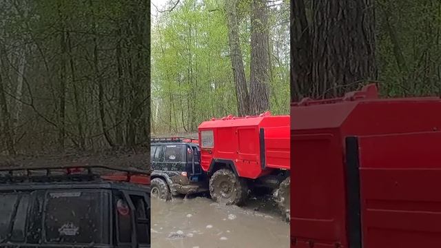 RC MAN KAT 6x6 и Land Cruiser 76 ПОКОРЯЮТ Лужи! 💦 #Shorts