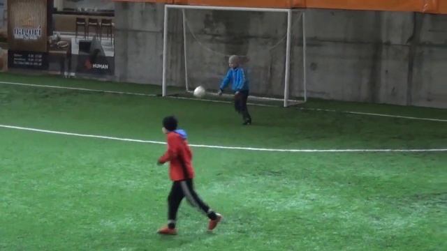 ДВУФК-10 - Металлург-09 (1 тайм) смотреть онлайн