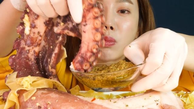 [Mukbang ASMR] 꾸덕꾸덕 까르보나라&대왕 문어다리🐙먹방 BACON CARBONARA & OCTOPUS LEG Eatingshow realsound Ssoyoung
